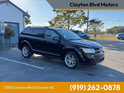 Used 2018 Dodge Journey SXT FWD image 1