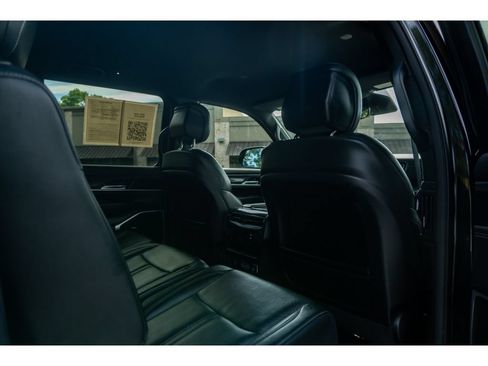Used 2022 Jeep Wagoneer Series III AWD/4WD image 15