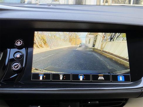 Used 2022 Buick Envision Essence w/ Technology Package I image 27