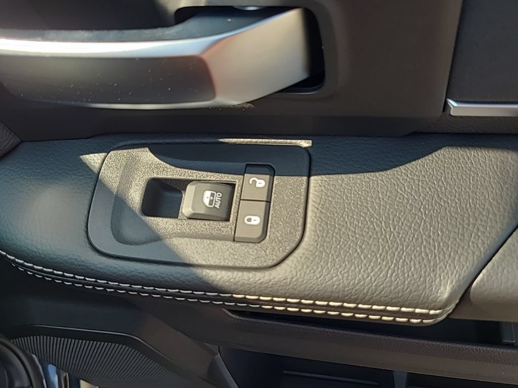 New 2026 RAM 2500 Big Horn AWD/4WD image 24