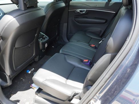 Used 2020 Volvo XC90 T5 Momentum FWD image 12