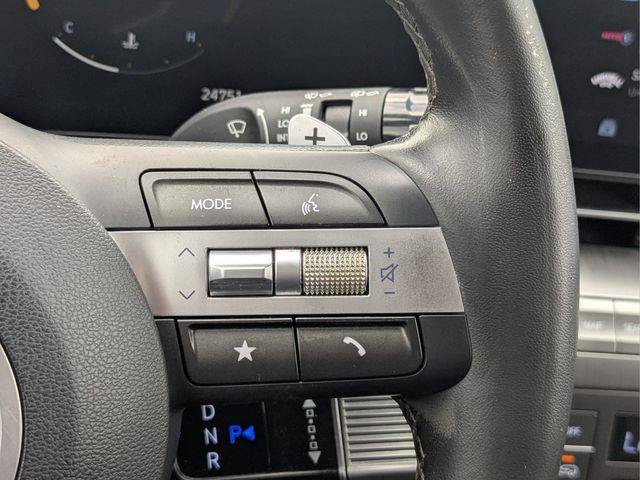 Certified 2024 Hyundai Kona Limited FWD image 25