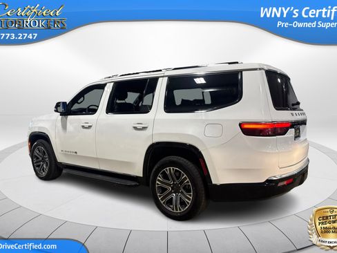 Used 2024 Jeep Wagoneer Series II w/ Flexible Seating Group image 9