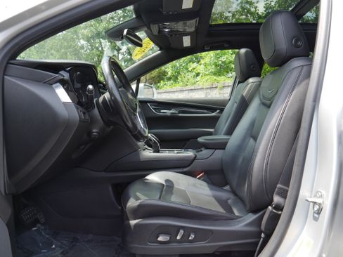 Used 2020 Cadillac XT5 Premium Luxury AWD/4WD image 12