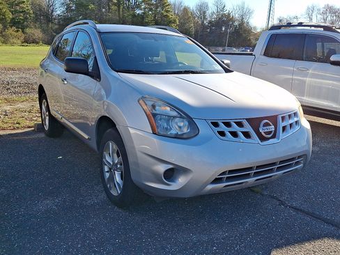 Used 2015 Nissan Rogue S w/ Convenience Package image 1
