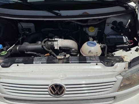 Used 2002 Volkswagen Eurovan MV FWD image 36