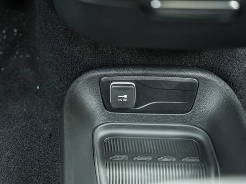 New 2027 Chrysler Pacifica Select FWD image 31