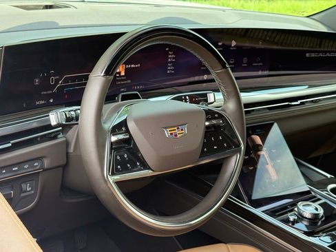 Certified 2025 Cadillac Escalade Premium Luxury w/ Touring Package AWD/4WD image 16