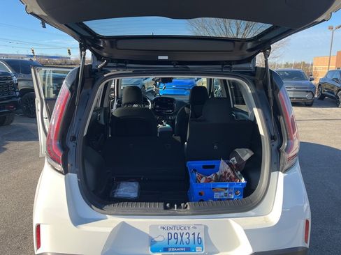 Used 2025 Kia Soul S image 9