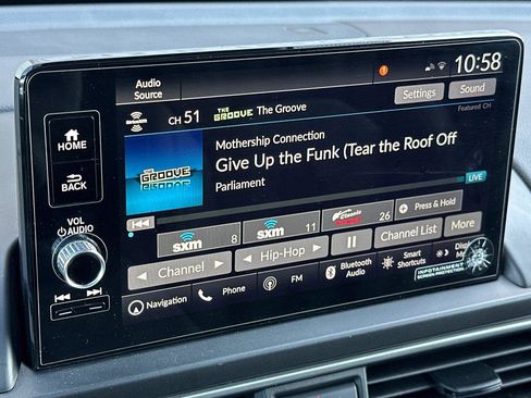 Certified 2025 Honda Pilot Touring image 19