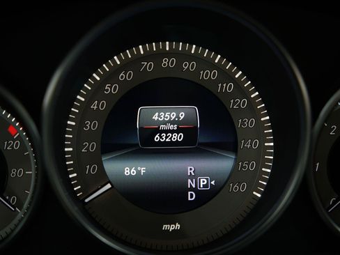 Used 2014 Mercedes-Benz E 250 BlueTEC Sedan image 36