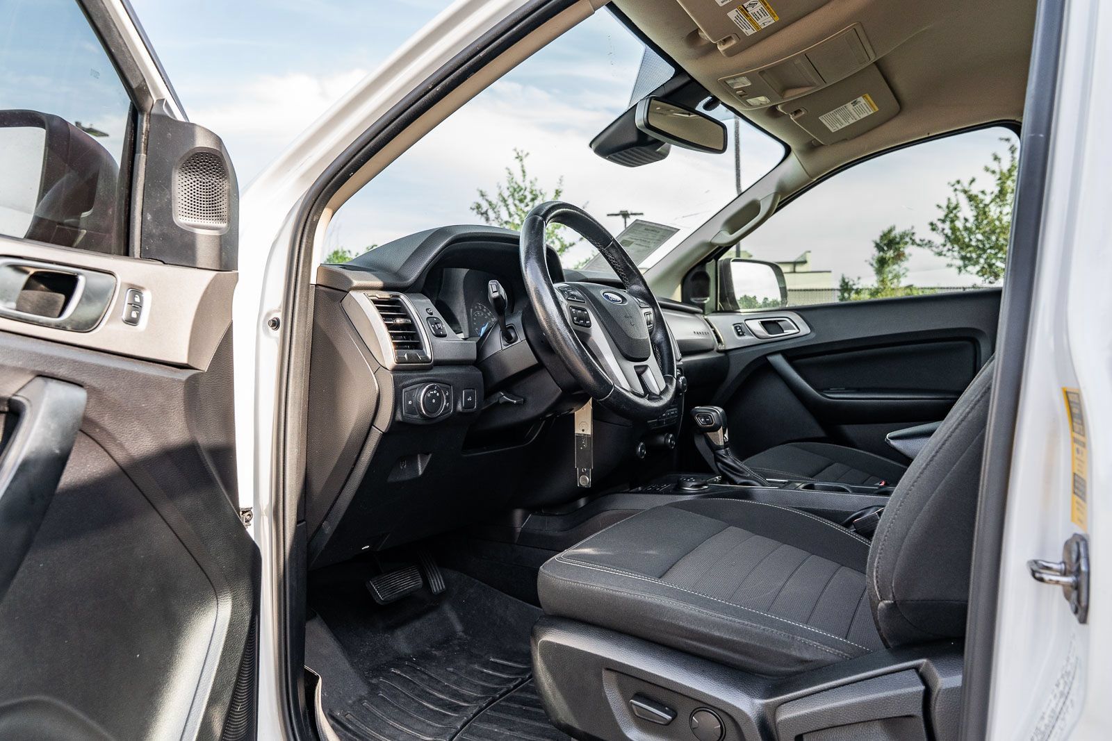 Used 2019 Ford Ranger XLT w/ Equipment Group 302A Luxury AWD/4WD image 17