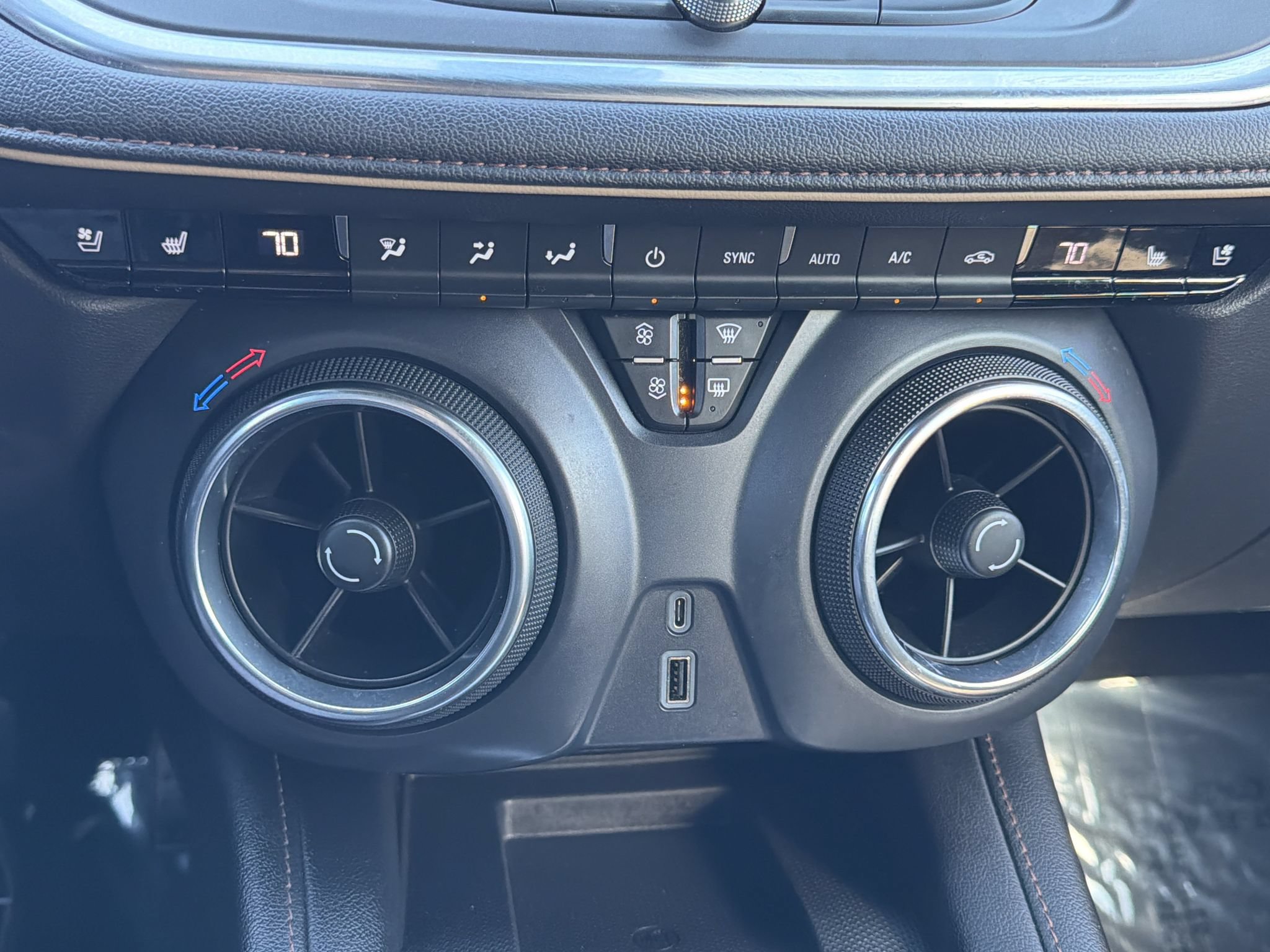 Used 2020 Chevrolet Blazer Premier w/ Driver Confidence II Package FWD image 6