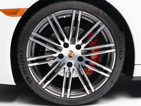 Used 2014 Porsche 911 Carrera 4S image 5