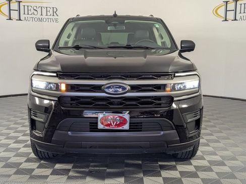 Used 2024 Ford Expedition Max XLT image 3