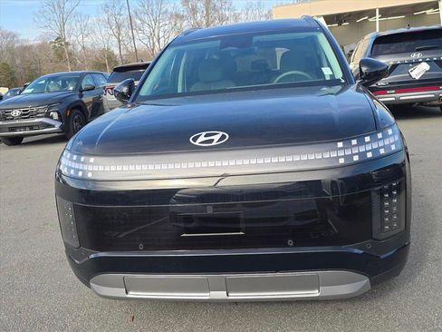 New 2026 Hyundai Ioniq 9 SE image 8