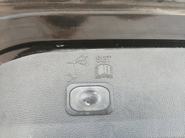 Used 2017 Ford Escape SE w/ SE Leather Comfort Package FWD image 33