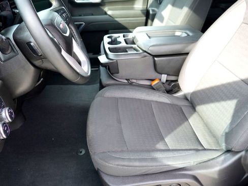 Used 2024 GMC Sierra 1500 SLE image 14