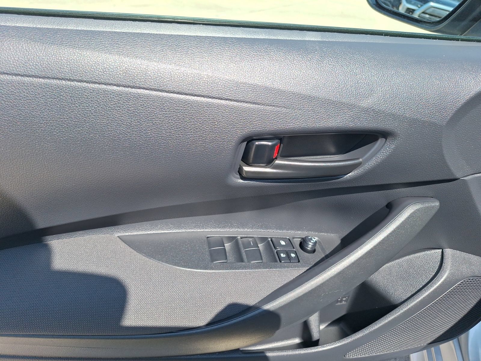 Used 2026 Toyota Corolla LE FWD image 17