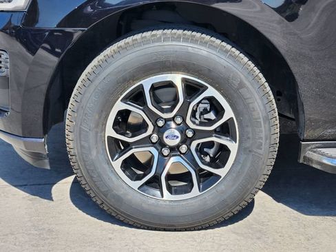 Used 2023 Ford Expedition XLT RWD image 11