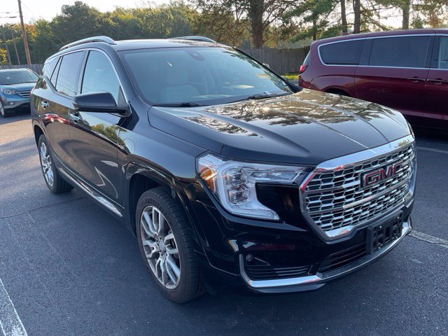 Used 2023 GMC Terrain Denali AWD/4WD image 3