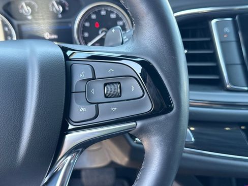 Used 2024 Buick Enclave Essence FWD image 28