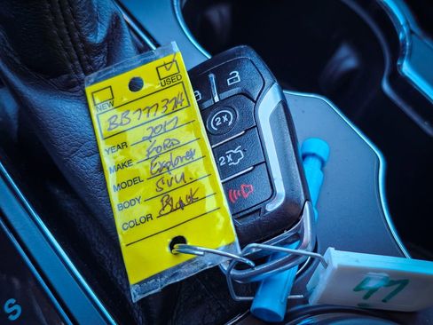 Used 2017 Ford Explorer Platinum image 53