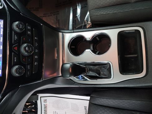 Used 2020 Jeep Grand Cherokee Laredo w/ 18" Wheel & 8.4" Radio Group image 20