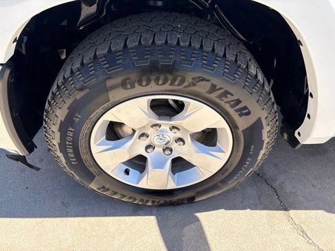 Used 2025 RAM 1500 Big Horn AWD/4WD image 3