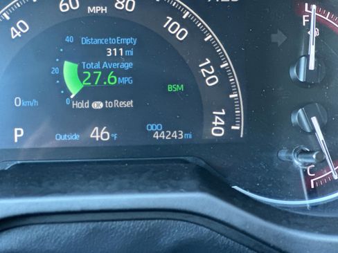 Used 2024 Toyota RAV4 LE AWD/4WD image 28