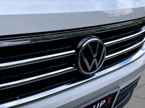 Used 2022 Volkswagen Tiguan SE AWD/4WD image 29