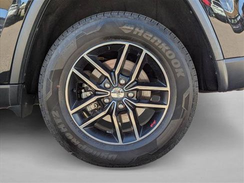 Used 2018 Jeep Grand Cherokee Trailhawk w/ Trailhawk Luxury Group AWD/4WD image 9