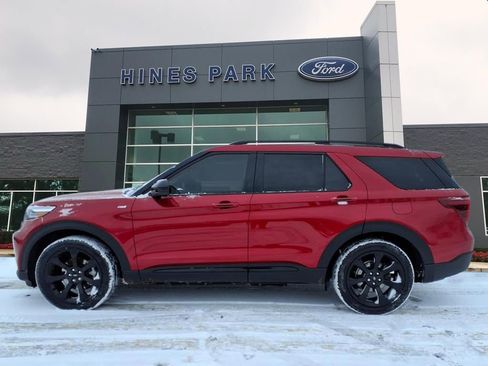 Certified 2022 Ford Explorer ST-Line w/ Class IV Trailer Tow Package image 4