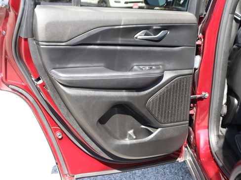 Used 2024 Jeep Grand Cherokee Altitude RWD image 35