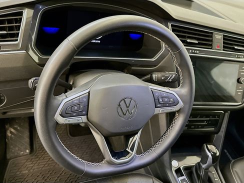 Used 2023 Volkswagen Tiguan SE image 18