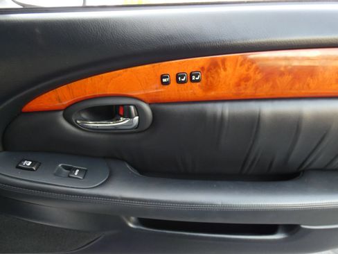 Used 2006 Lexus SC 430 Convertible RWD image 33
