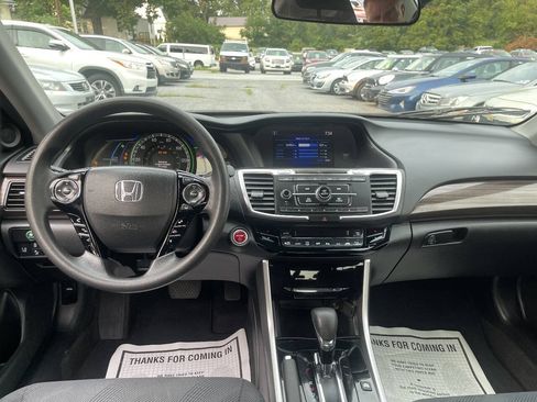 Used 2017 Honda Accord Hybrid Sedan image 20
