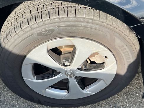 Used 2013 Toyota Prius Three FWD image 15
