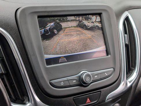 Used 2020 Chevrolet Equinox LT image 25