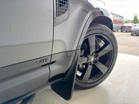 Used 2024 Land Rover Defender 90 V8 image 57