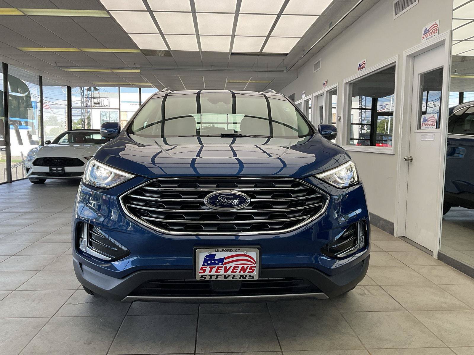 Used 2020 Ford Edge SEL w/ Cold Weather Package AWD/4WD image 2