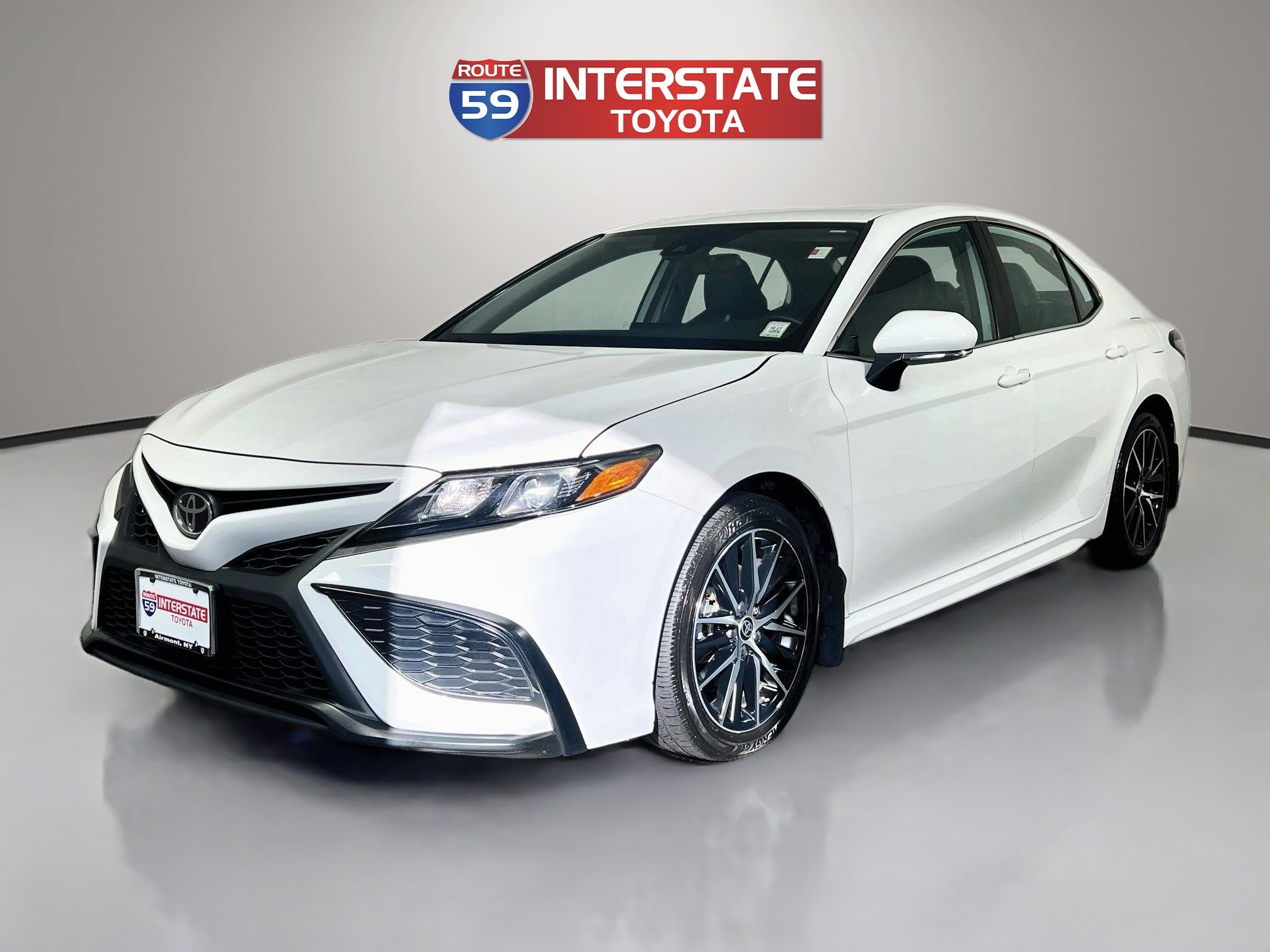 Certified 2024 Toyota Camry SE w/ Cold Weather Package AWD/4WD image 3