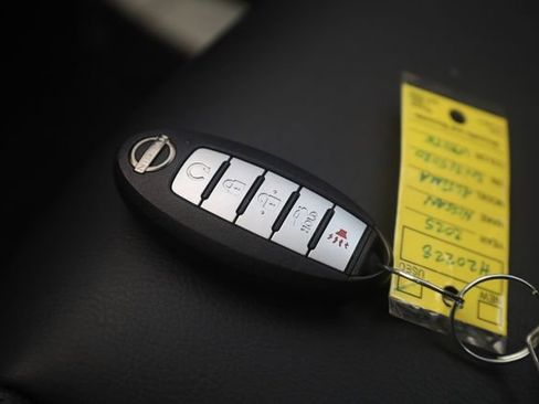 Certified 2025 Nissan Altima 2.5 SR FWD image 25
