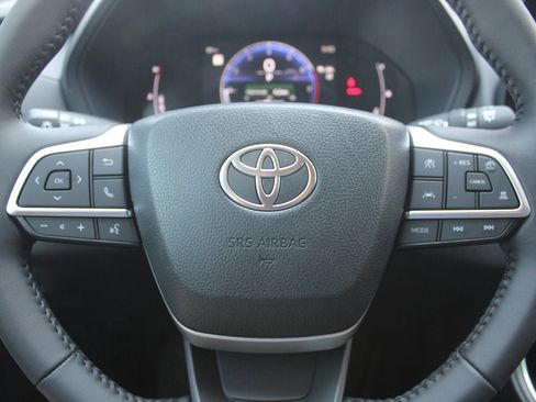 Used 2026 Toyota Grand Highlander AWD Hybrid image 18