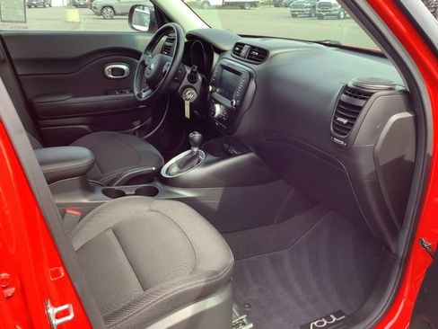 Used 2018 Kia Soul + FWD image 34