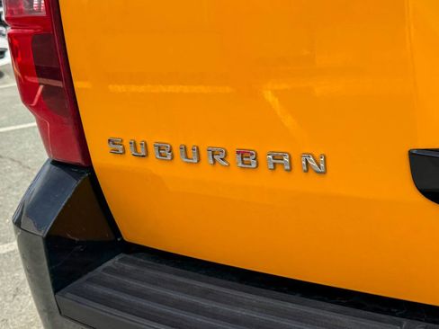 Used 2011 Chevrolet Suburban 2500 image 19