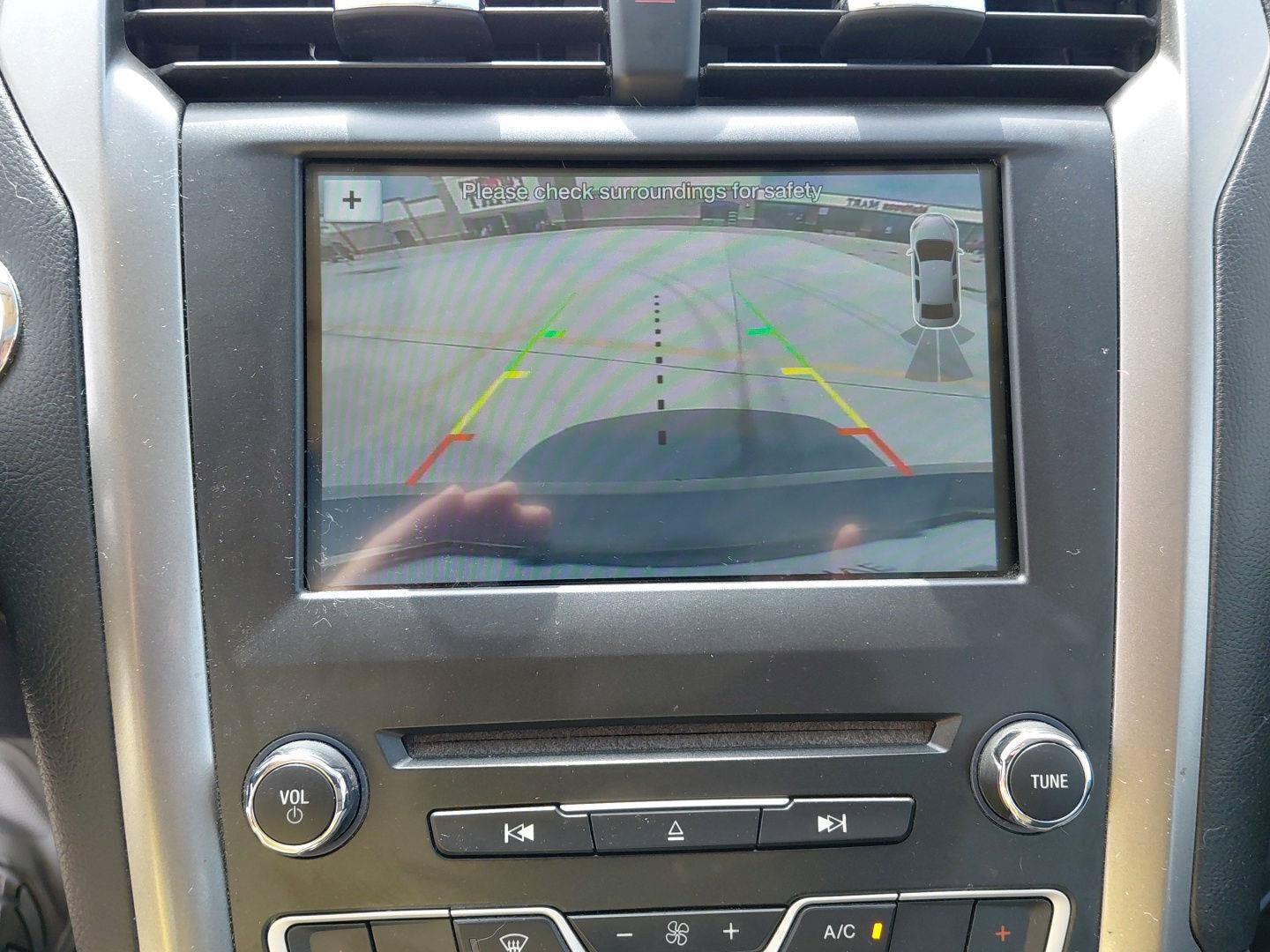 Used 2018 Ford Fusion SE w/ Fusion SE Technology Package FWD image 31