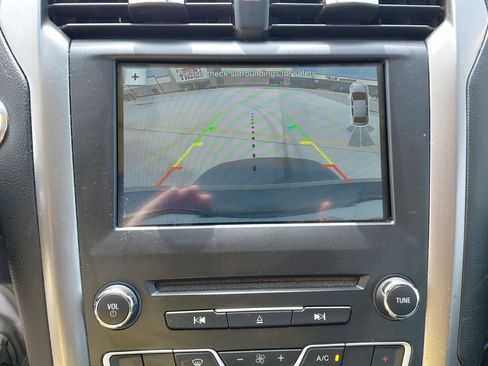 Used 2018 Ford Fusion SE w/ Fusion SE Technology Package FWD image 31