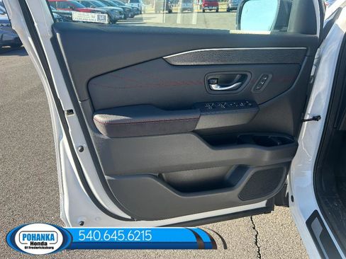 New 2026 Honda Pilot Black Edition image 9