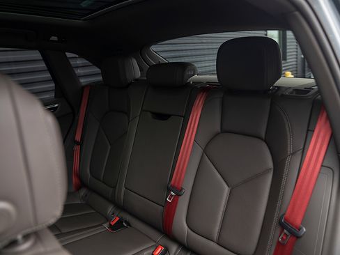 Used 2023 Porsche Macan image 21